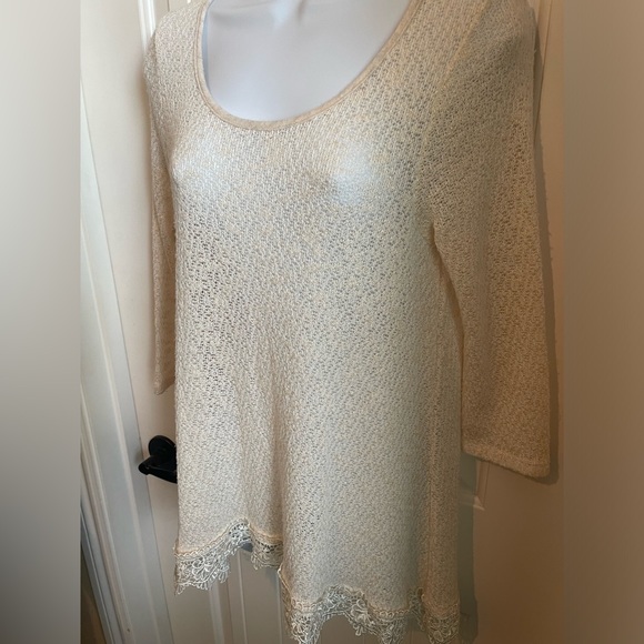 Women’s Wrangler Scoop Neck Oatmeal Knit Lace Hem Tunic, Size Medium - Picture 5 of 6